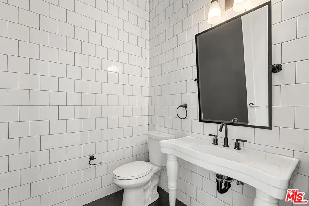 530 N Alta Vista Boulevard, Los Angeles, California 90036 home-pic-13